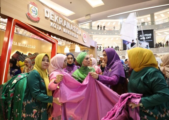 
					Produk UMKM Binaan Dekranasda Makassar Laris Manis, Hampir Ludes Diborong di Puncak HUT Dekranas ke-46