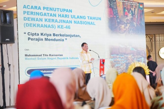 
					Mendagri Tito Karnavian Kenakan Sutra Gowa, Penjualan Dekranasda Tembus Rp45 Juta