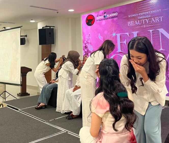 
					Beauty Art Jadi Jalan Baru Kemandirian Ekonomi, PDI Perjuangan Makassar Latih Puluhan Gen Z
