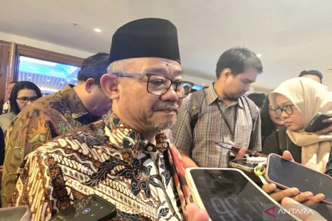 
					Mendikdasmen Abdul Mu’ti Instruksikan PJJ bagi Sekolah Terdampak Erupsi Gunung Anak Krakatau