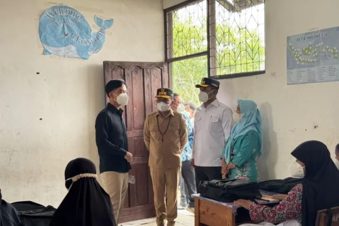 
					Gibran Rakabuming Raka Pastikan Keselamatan Siswa Jadi Prioritas di Tengah Karhutla Kalimantan