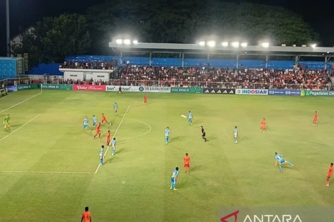 
					Gol Tunggal Ary Maring Bawa Semen Padang Taklukkan Persiraja di Laga Perdana