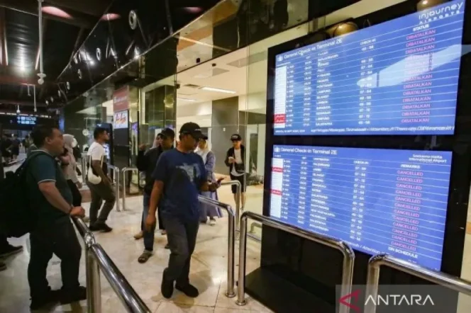 
					Erupsi Gunung Anak Krakatau, 764 Penerbangan di Bandara Soekarno-Hatta Terdampak