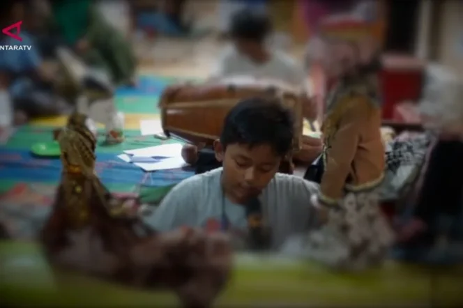 
					Anang Purbo Carito, Dalang Cilik Batang yang Tekuni Tradisi Wayang Golek Cepak