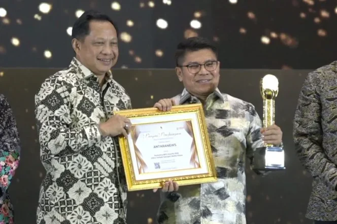 
					LKBN ANTARA Raih Penghargaan Mitra Terbaik Kategori Media Massa dari BPS