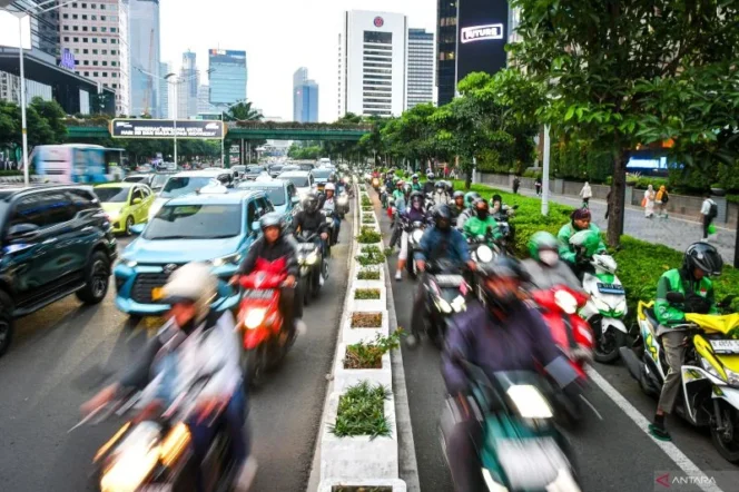 
					Rangkuman Berita Jakarta: Jalur Sepeda Dipertahankan hingga Usulan Pergub Bansos