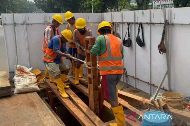 
					Gubernur Pramono Targetkan Penataan Kabel Bawah Tanah SJUT Tuntas dalam Lima Tahun