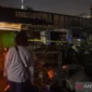 Korsleting Listrik Picu Kebakaran di Pasar Mobil Kemayoran, Tiga Kios Hangus