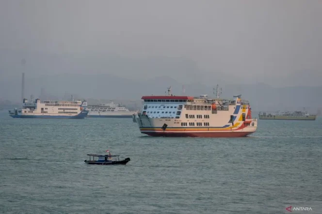 
					Respons Lintas Sektor Hadapi Dampak Erupsi Gunung Anak Krakatau