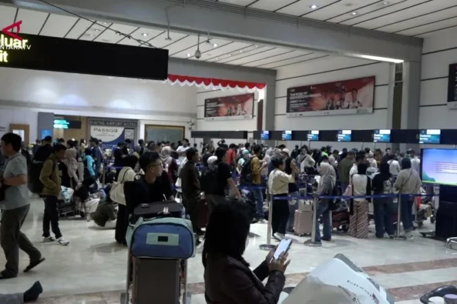 
					Sebaran Abu Vulkanik Anak Krakatau Masih Ganggu Penerbangan di Bandara Soekarno-Hatta