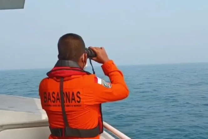 
					Masuk Hari Ketiga, Pencarian Speed Boat Jurnalis di Selat Sunda Diperluas