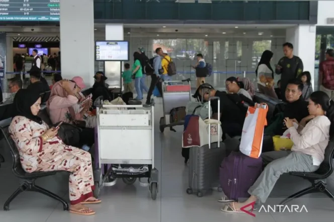 
					Dampak Erupsi Gunung Anak Krakatau, Menhub Siapkan Bandara Alternatif di Pulau Jawa