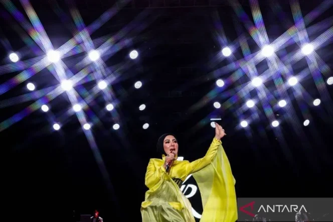 
					Kilas Balik Berita Terkini: Dari Kejutan Konser The Weeknd hingga Tantangan Keamanan Mobil Modern