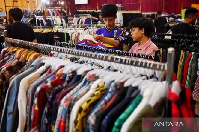 
					Pergeseran Tren Thrifting: Dari Kebutuhan Ekonomi Menjadi Gaya Hidup Berkelanjutan