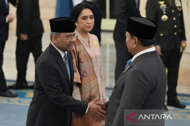 
					Rangkuman Politik Sepekan: Kedatangan Kapal Induk hingga Pelantikan Menteri Keuangan Baru
