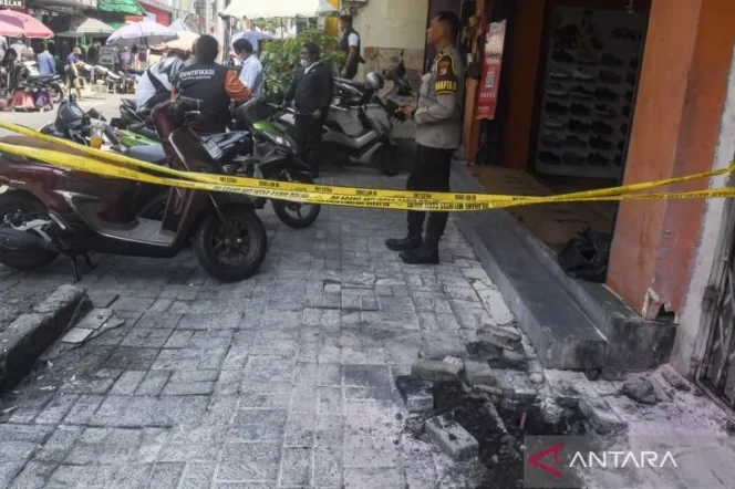 
					Kriminal kemarin, penjambretan WNA hingga korsleting gardu di Jakpus