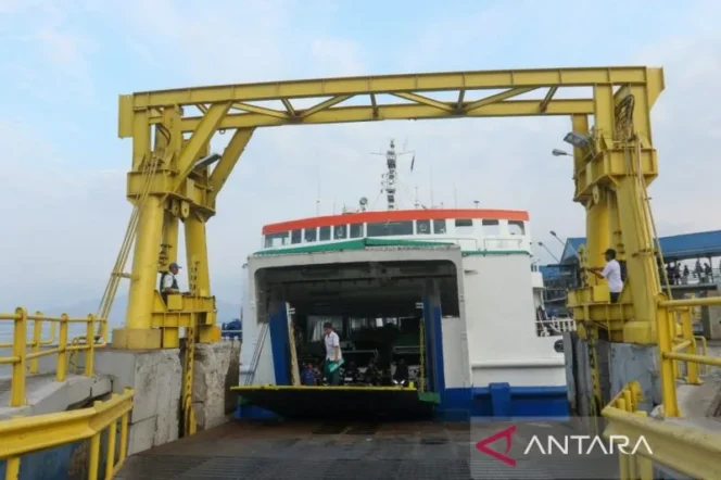 
					Arus Penyeberangan Ketapang-Gilimanuk Berangsur Normal, Antrean Kendaraan Logistik Menyusut